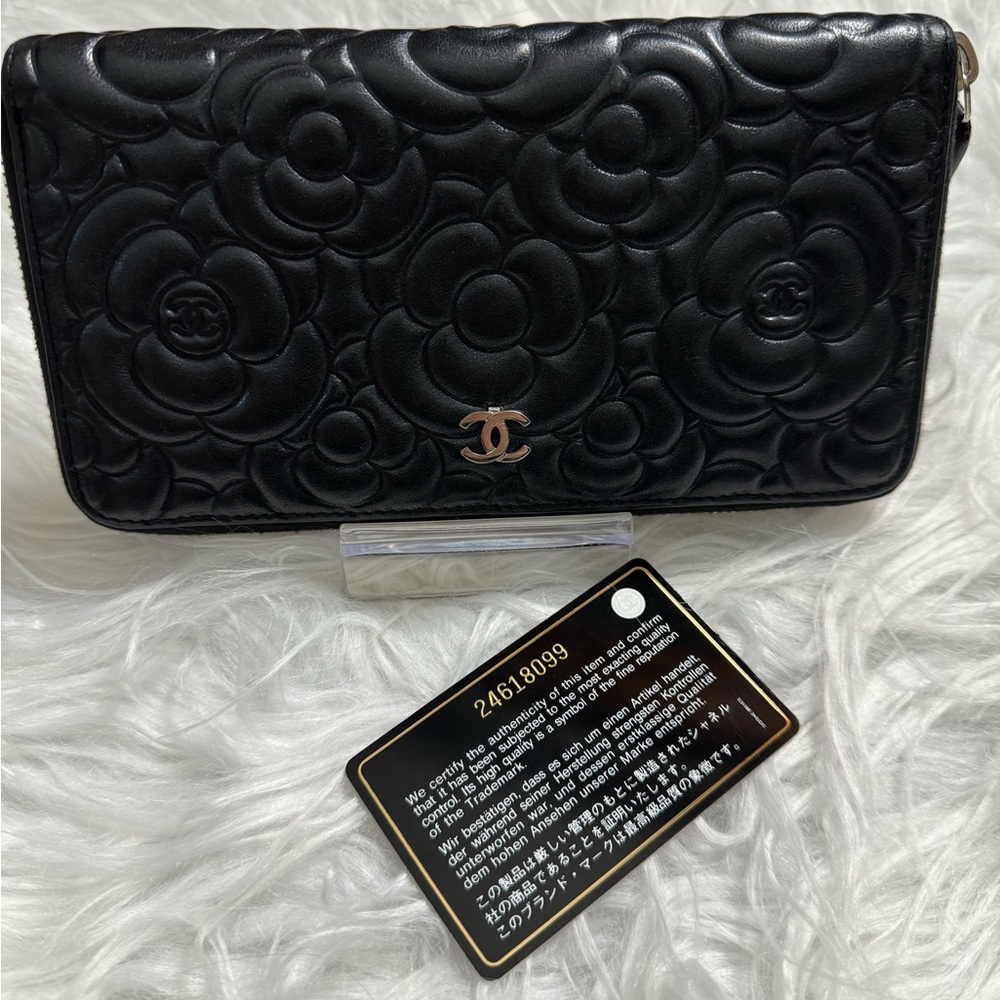 Chanel Camellia Zip Round Wallet Black New With Authenticity Card!